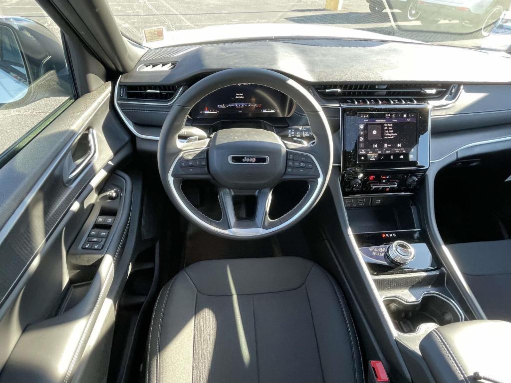 new 2025 Jeep Grand Cherokee car, priced at $38,468