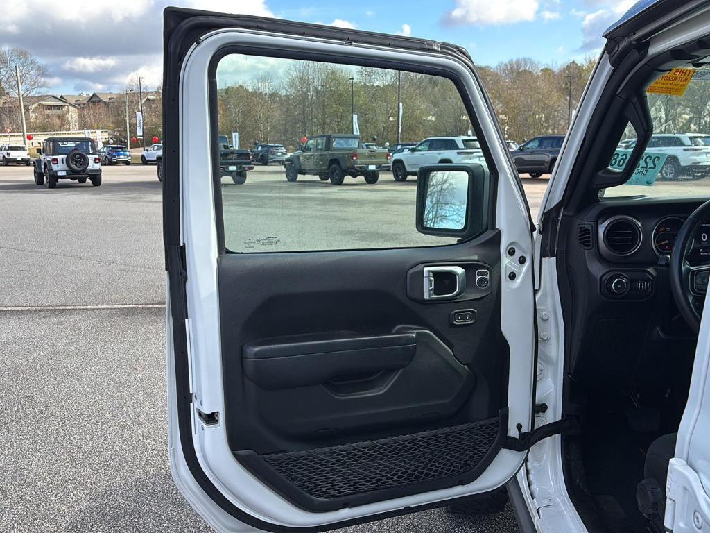 used 2021 Jeep Wrangler Unlimited car, priced at $31,440