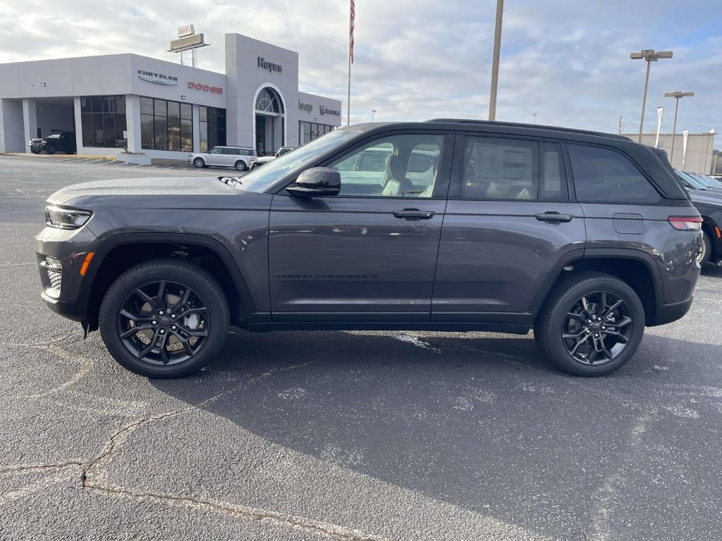 new 2025 Jeep Grand Cherokee car, priced at $49,623