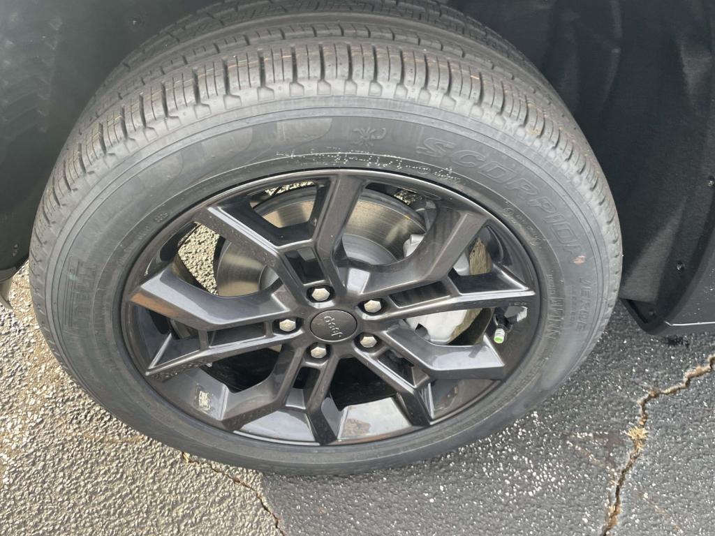 new 2025 Jeep Grand Cherokee car, priced at $49,623