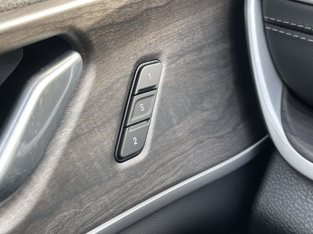 new 2025 Jeep Grand Cherokee car, priced at $49,623