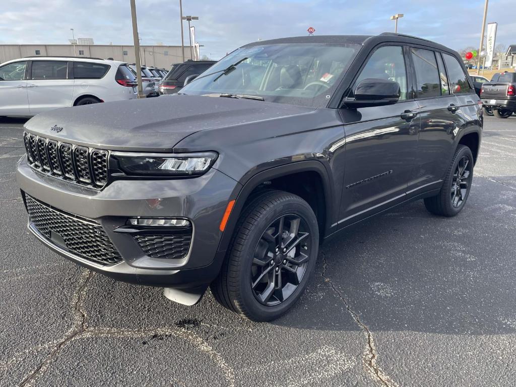 new 2025 Jeep Grand Cherokee car, priced at $49,623