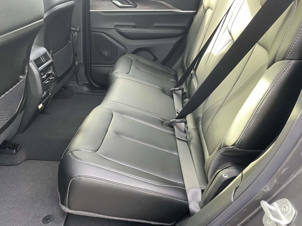 new 2025 Jeep Grand Cherokee car, priced at $49,623