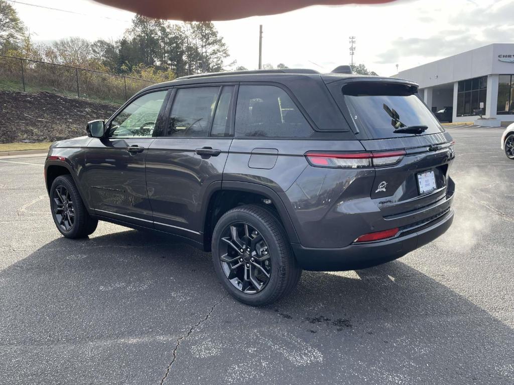 new 2025 Jeep Grand Cherokee car, priced at $49,623