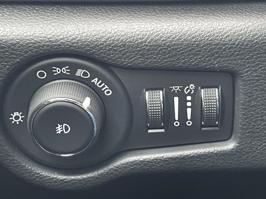 used 2020 Chrysler Pacifica car, priced at $23,700