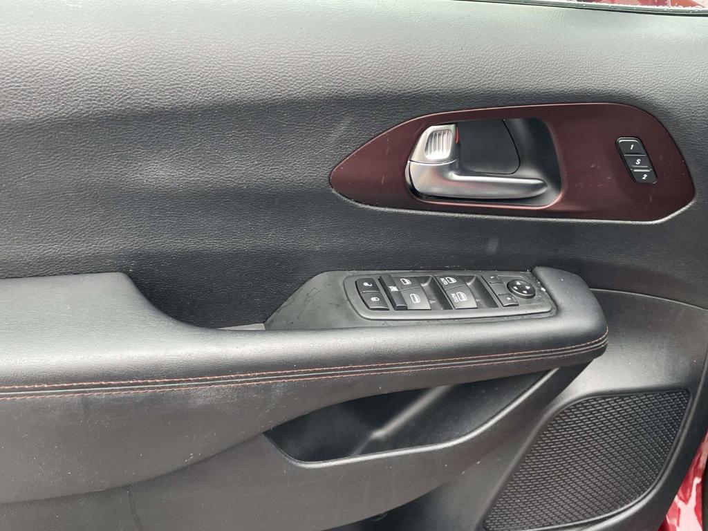 used 2020 Chrysler Pacifica car, priced at $23,700