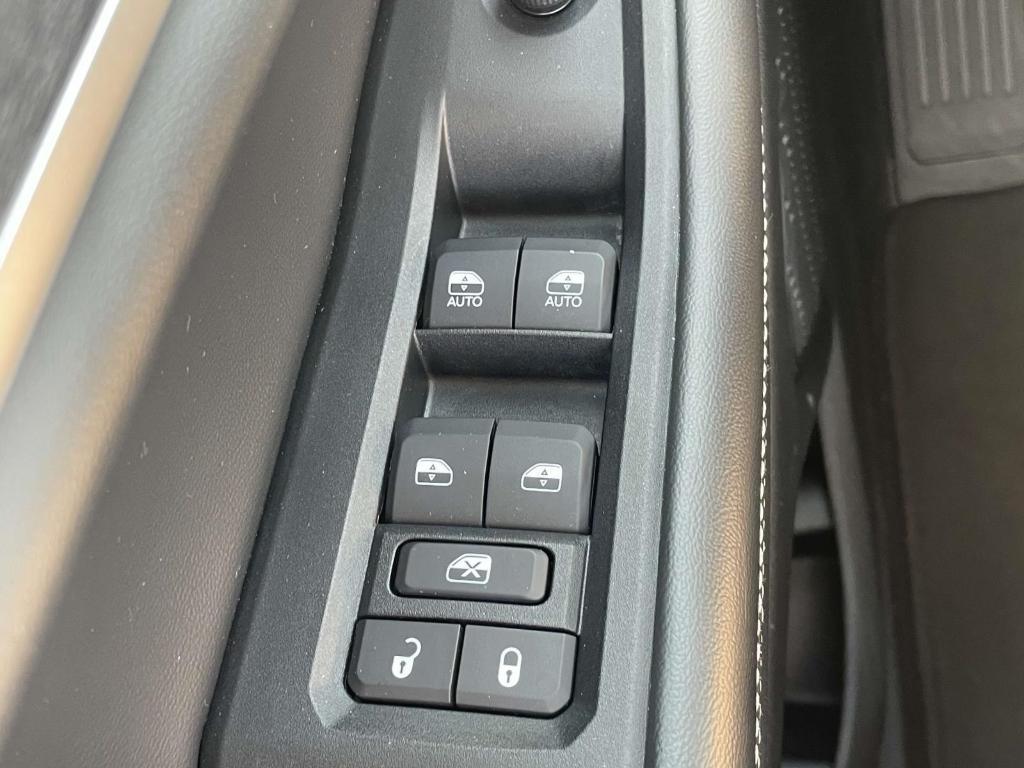used 2023 Jeep Grand Cherokee car, priced at $30,113