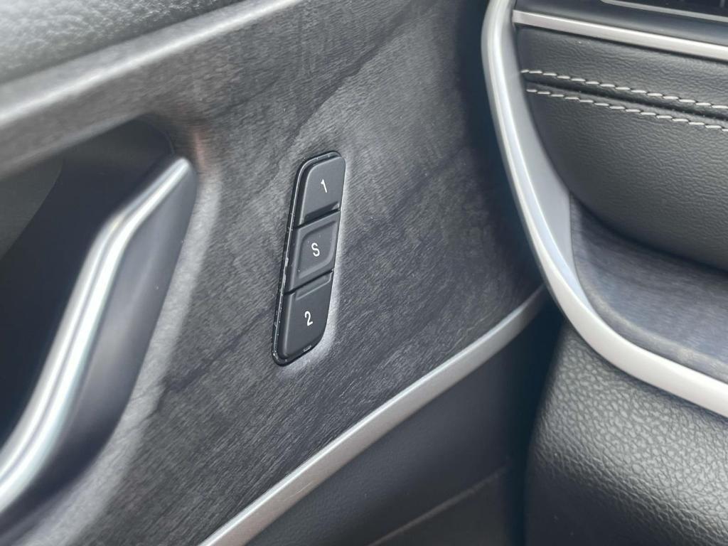 used 2023 Jeep Grand Cherokee car, priced at $30,113