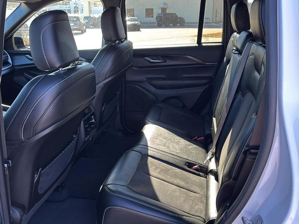 used 2024 Jeep Grand Cherokee car, priced at $29,400