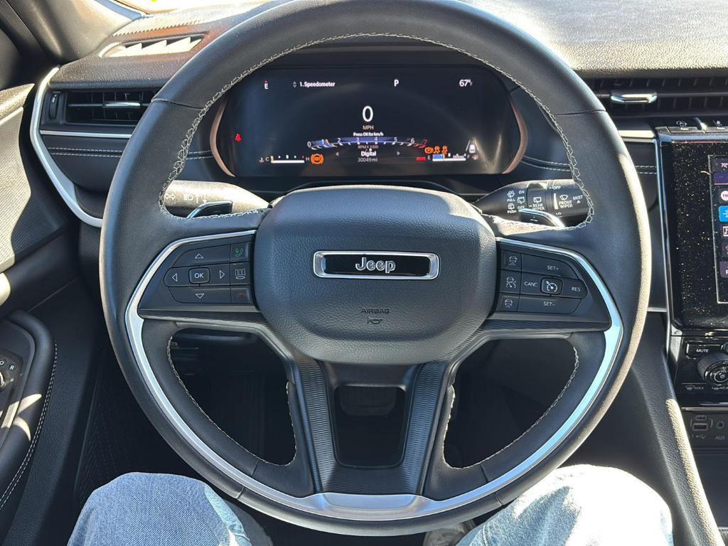 used 2024 Jeep Grand Cherokee car, priced at $29,400