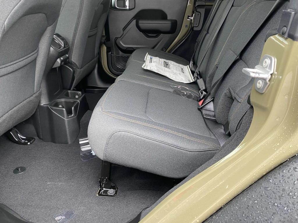 new 2025 Jeep Wrangler car, priced at $40,343