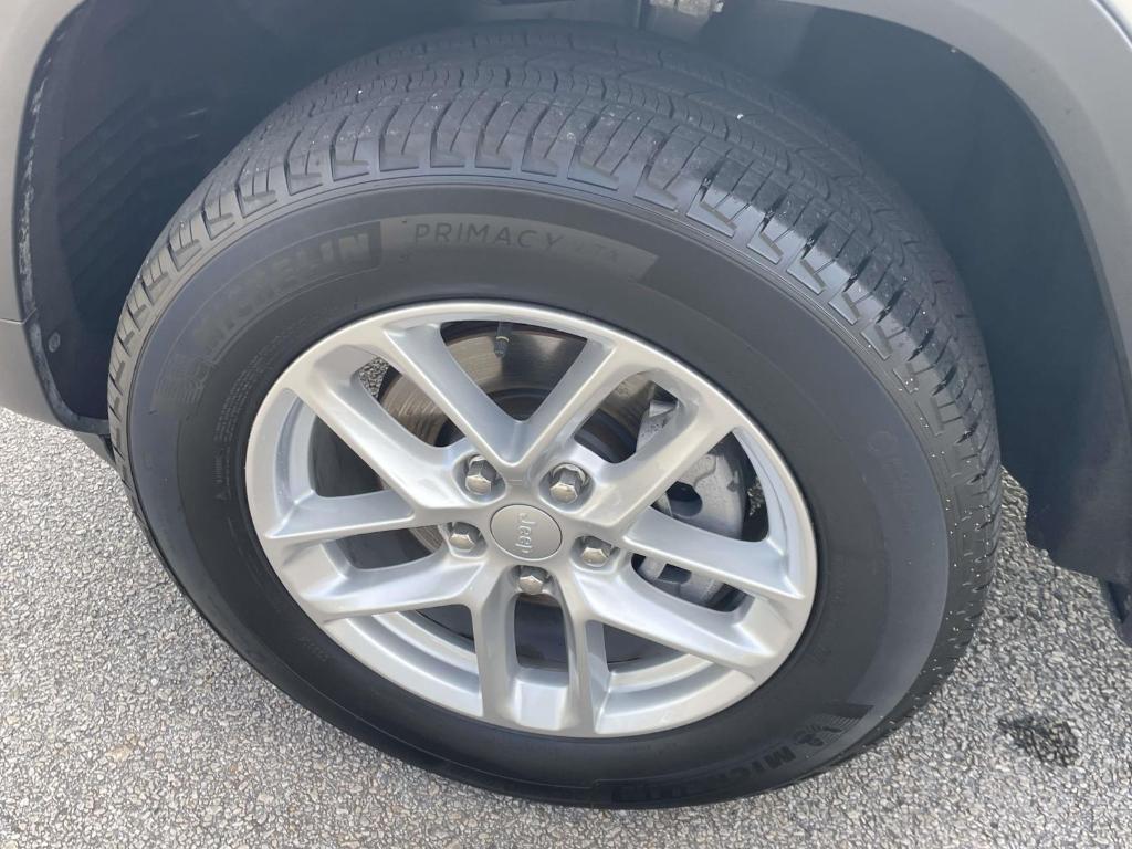 used 2024 Jeep Grand Cherokee car, priced at $28,750