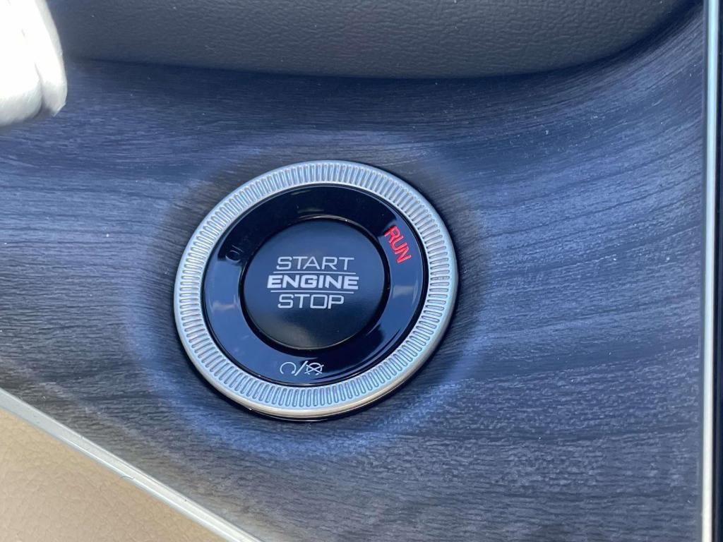 used 2024 Jeep Grand Cherokee car, priced at $33,250