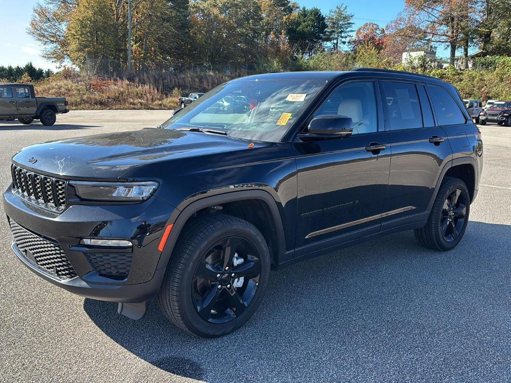 used 2024 Jeep Grand Cherokee car, priced at $34,999