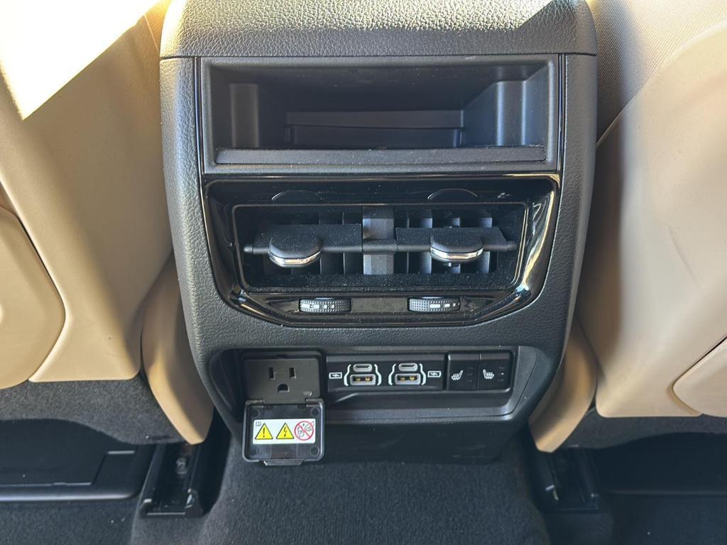 used 2024 Jeep Grand Cherokee car, priced at $34,999