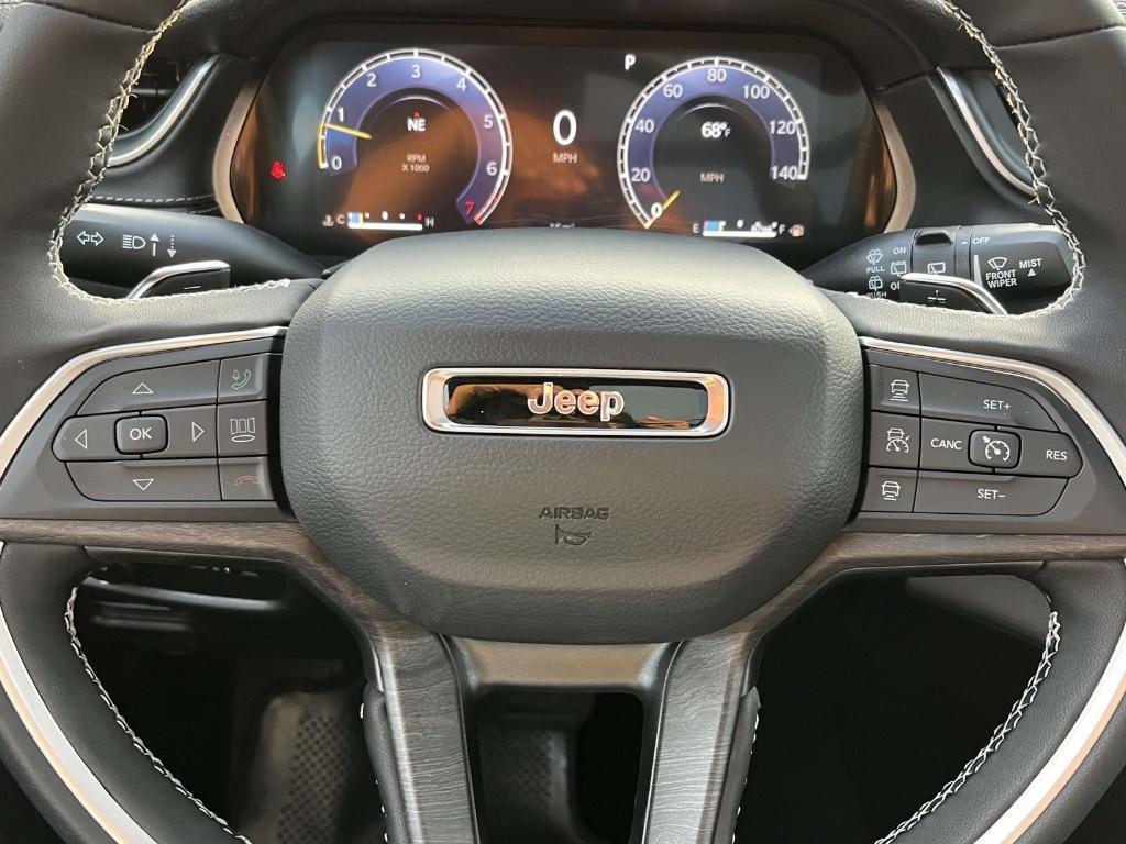 new 2025 Jeep Grand Cherokee car, priced at $49,623