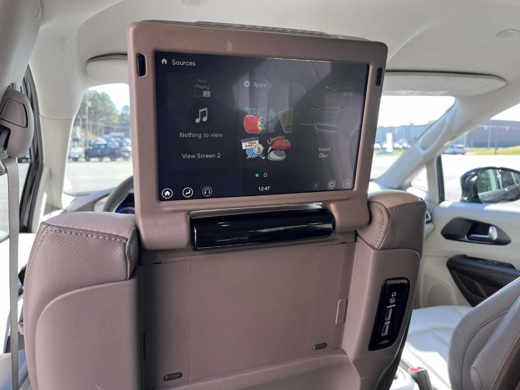 used 2017 Chrysler Pacifica car, priced at $10,995