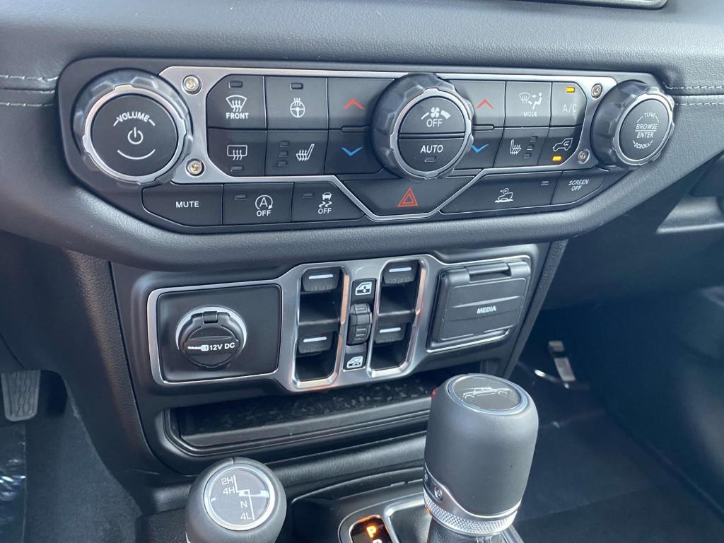 new 2025 Jeep Gladiator car, priced at $44,922