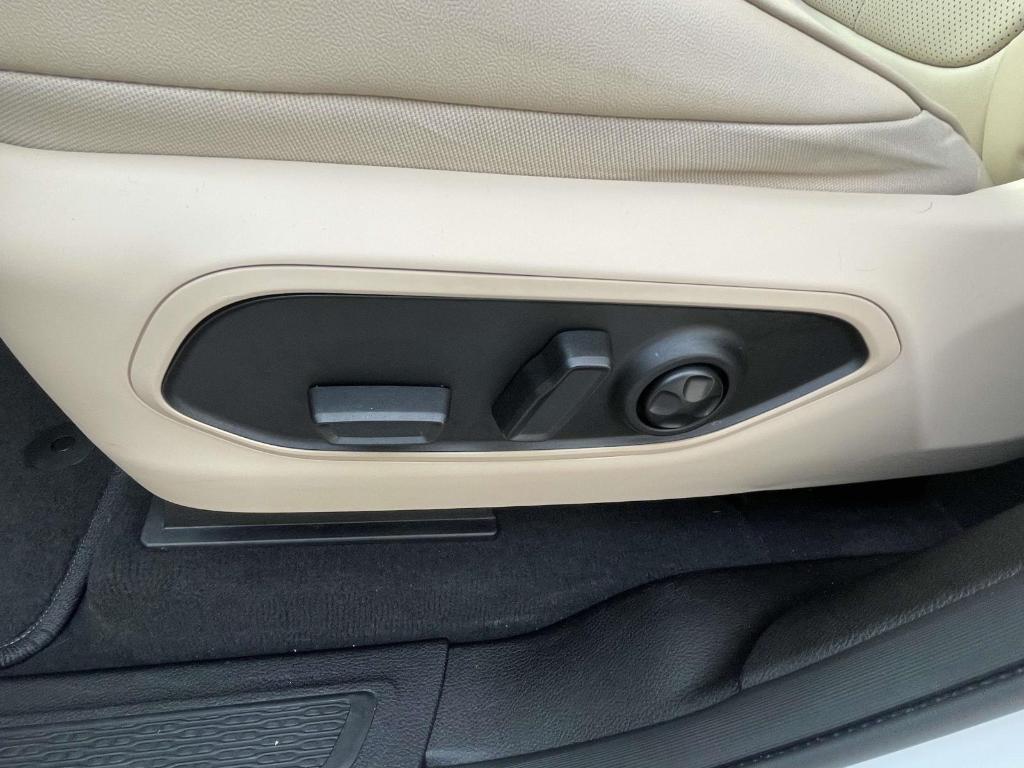 used 2024 Jeep Grand Cherokee L car, priced at $32,995