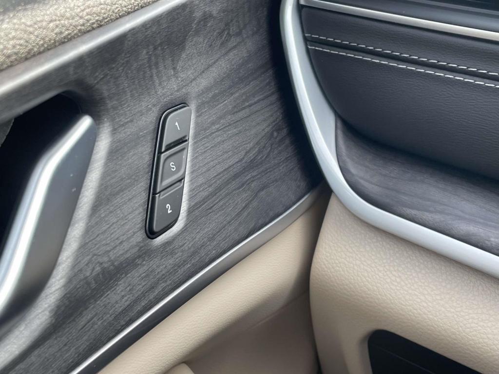 used 2024 Jeep Grand Cherokee L car, priced at $32,995