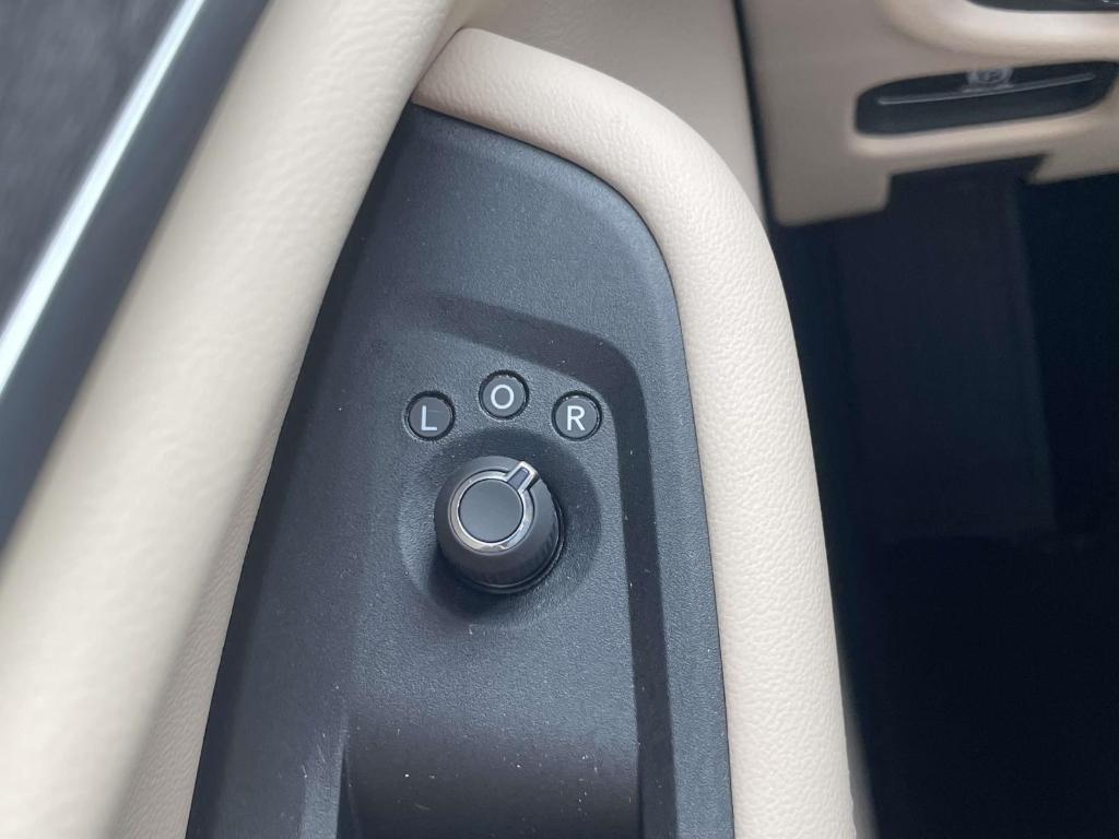 used 2024 Jeep Grand Cherokee L car, priced at $32,995