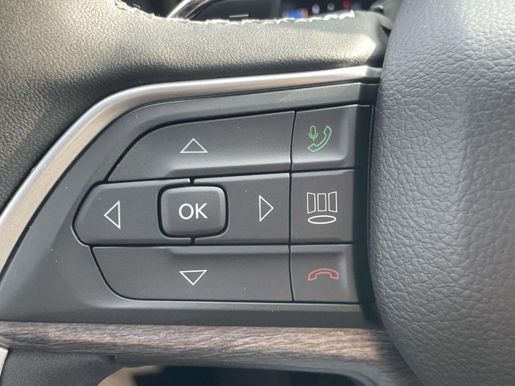 used 2024 Jeep Grand Cherokee L car, priced at $32,995