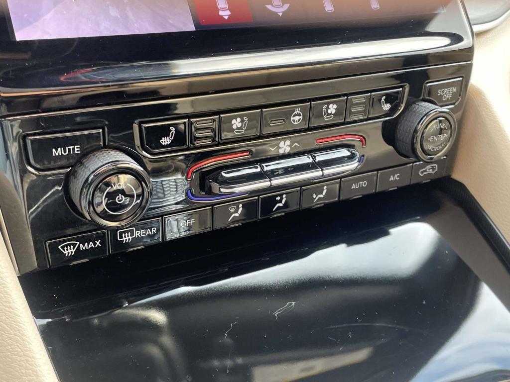 used 2024 Jeep Grand Cherokee L car, priced at $32,995