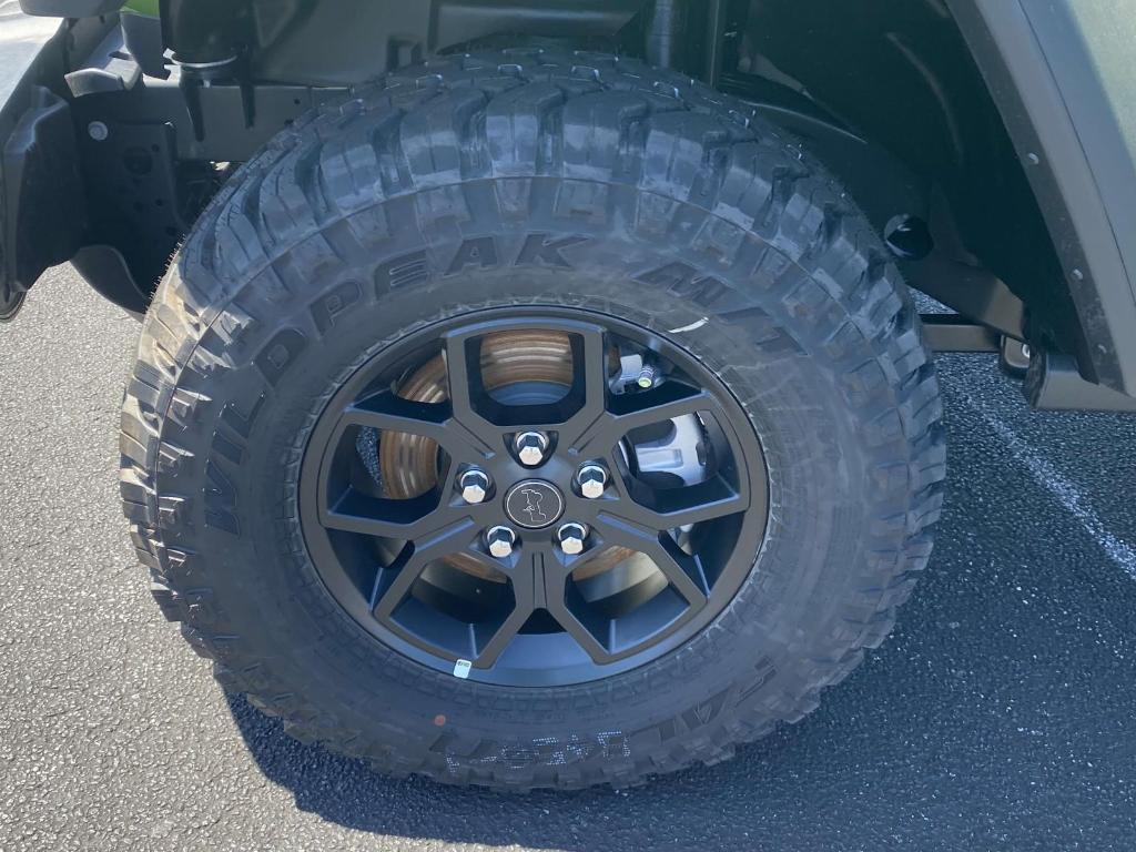 new 2025 Jeep Wrangler car, priced at $45,046