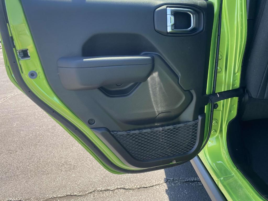 new 2025 Jeep Wrangler car, priced at $45,046
