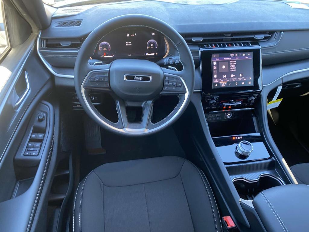 new 2025 Jeep Grand Cherokee car, priced at $35,368