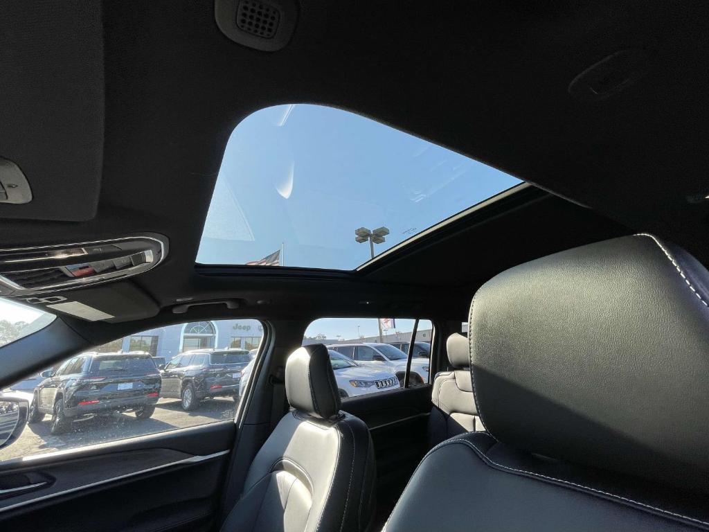 new 2025 Jeep Grand Cherokee L car, priced at $48,878