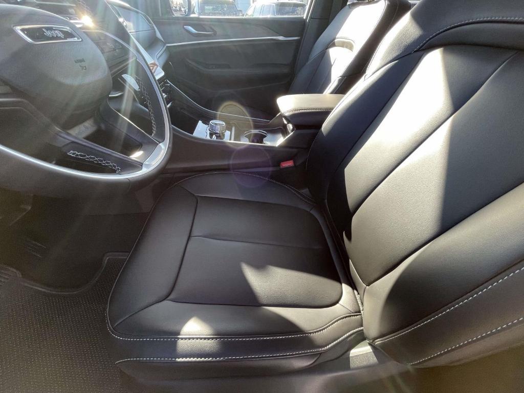 new 2025 Jeep Grand Cherokee L car, priced at $48,878