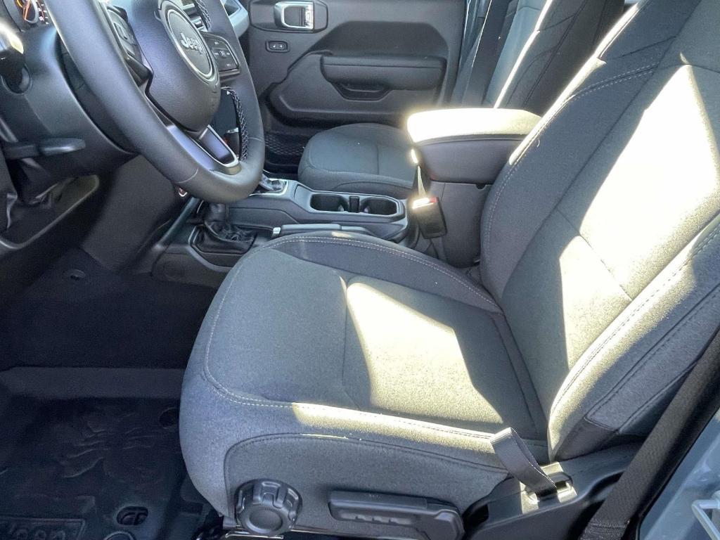 new 2026 Jeep Wrangler car, priced at $51,583
