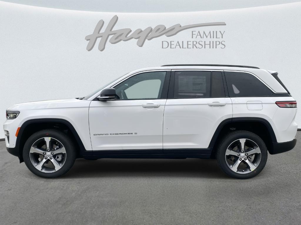 new 2025 Jeep Grand Cherokee car, priced at $47,392