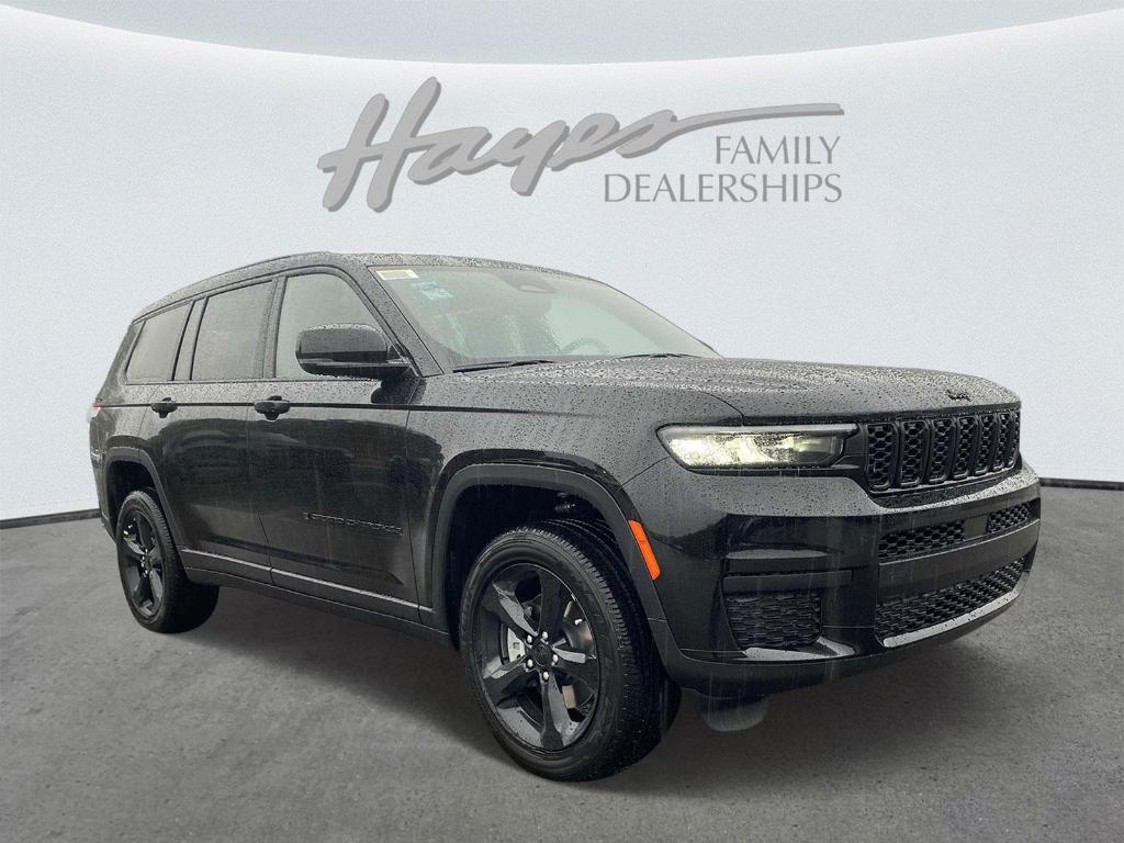 new 2025 Jeep Grand Cherokee car, priced at $42,868