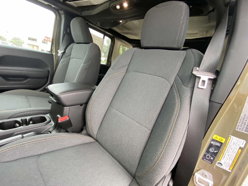 new 2025 Jeep Wrangler car, priced at $46,238