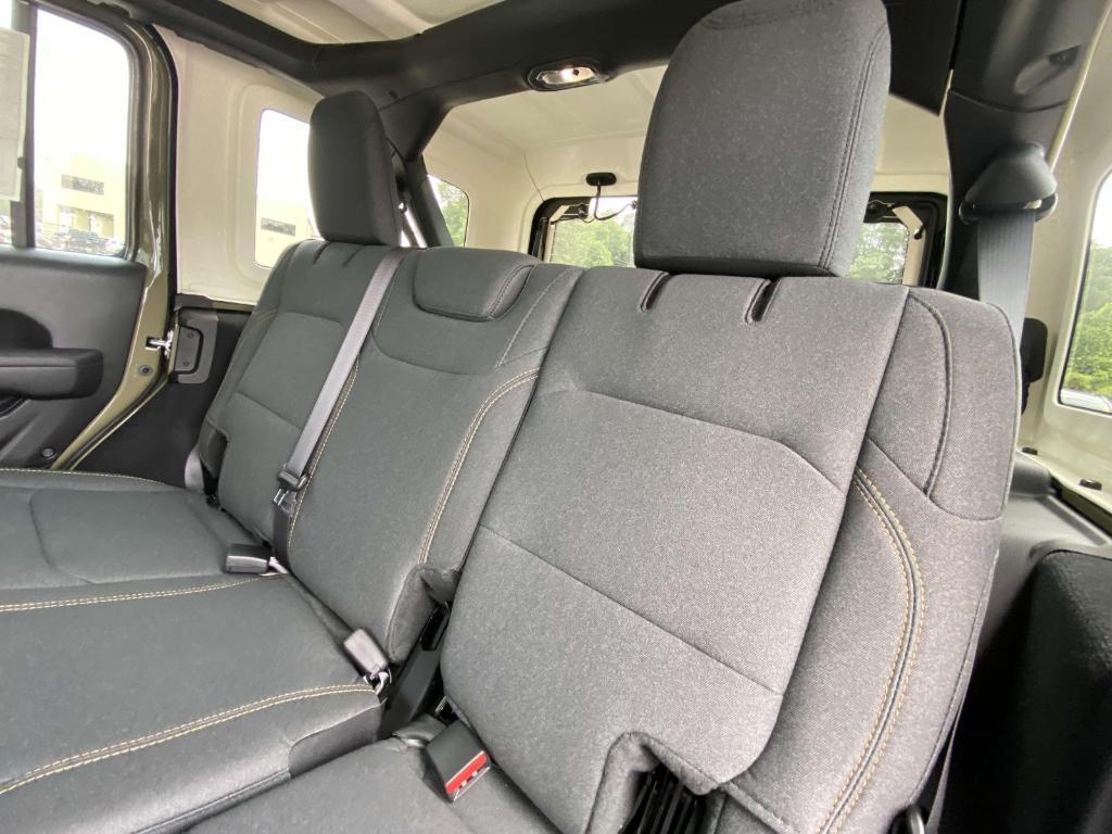 new 2025 Jeep Wrangler car, priced at $46,238