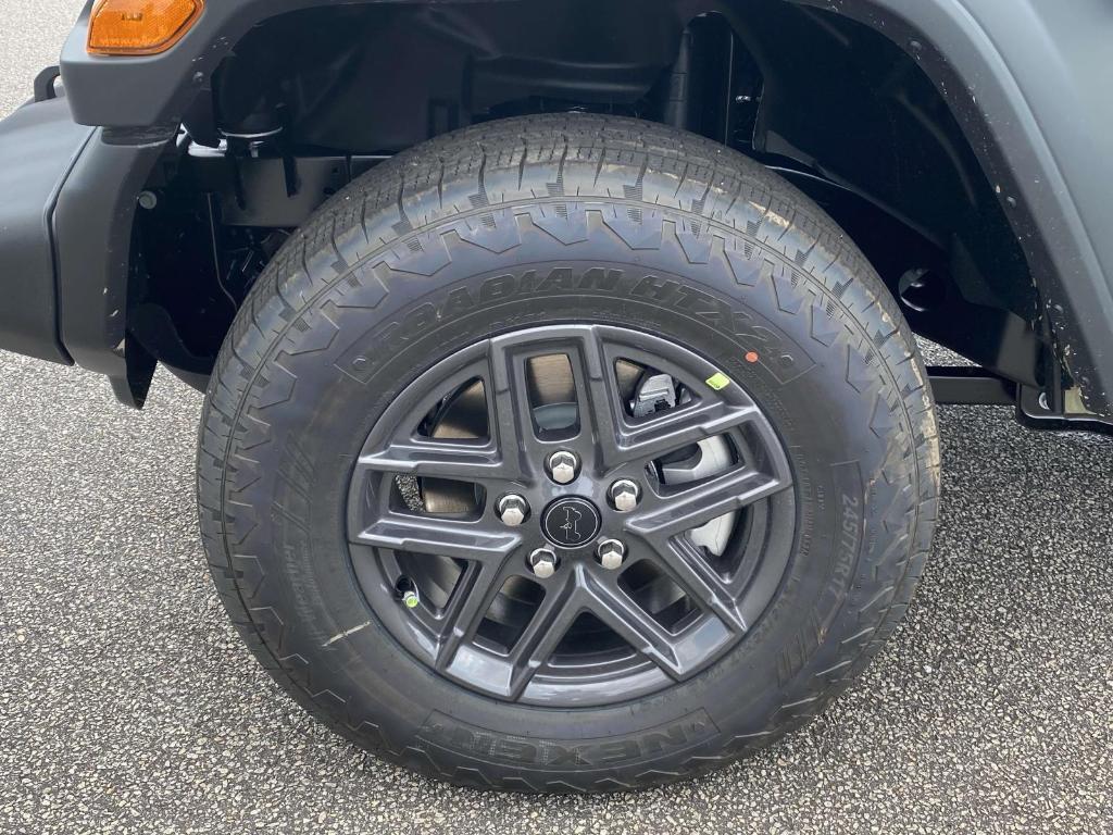 new 2025 Jeep Wrangler car, priced at $46,238