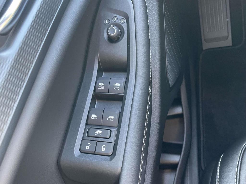 used 2025 Jeep Grand Cherokee car, priced at $37,806