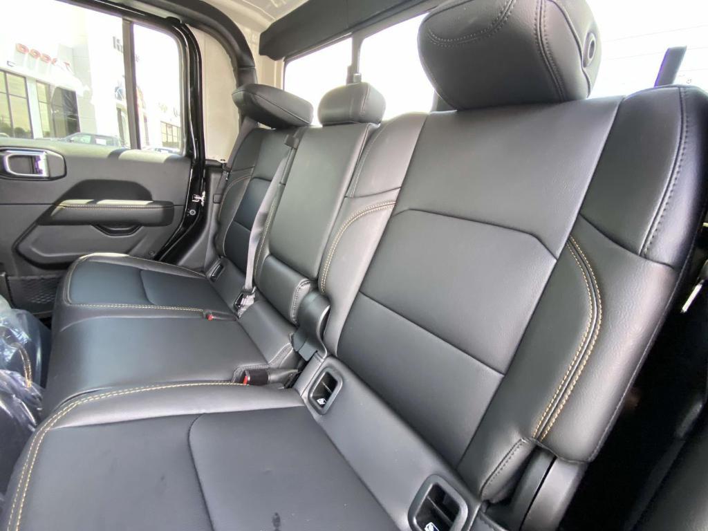 new 2025 Jeep Gladiator car, priced at $45,110