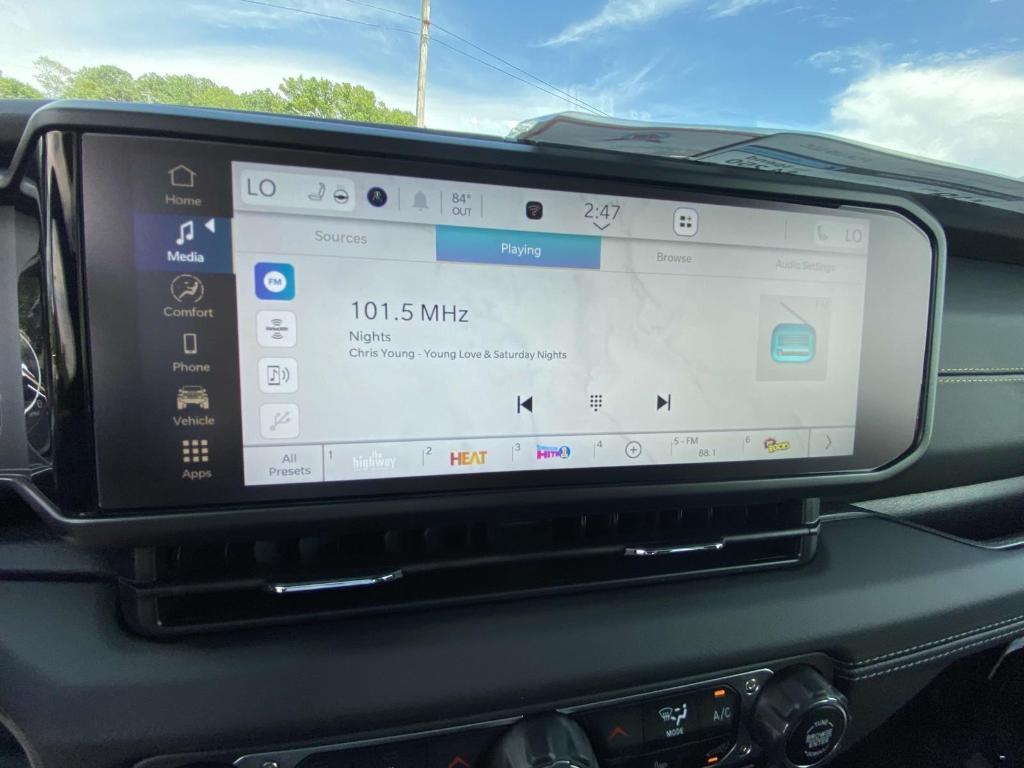 new 2025 Jeep Gladiator car, priced at $45,110