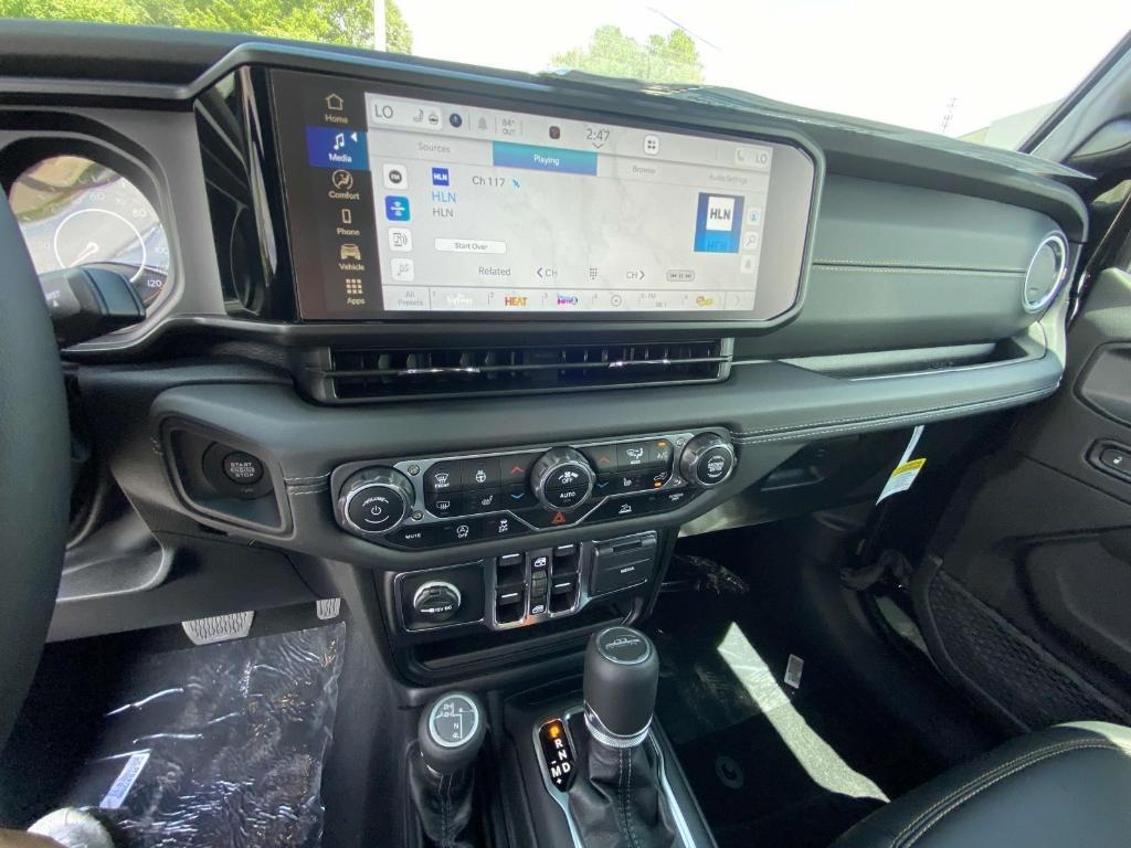 new 2025 Jeep Gladiator car, priced at $45,110