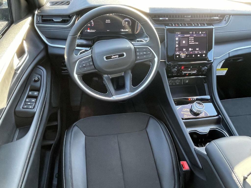 new 2025 Jeep Grand Cherokee car, priced at $43,623