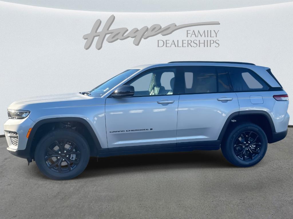 new 2025 Jeep Grand Cherokee car, priced at $43,623