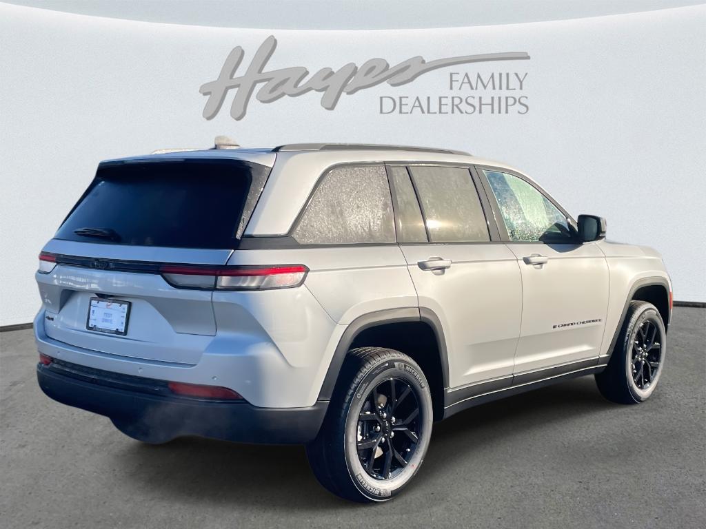 new 2025 Jeep Grand Cherokee car, priced at $43,623
