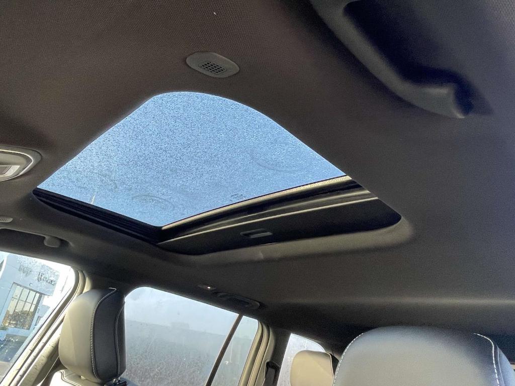 new 2025 Jeep Grand Cherokee car, priced at $43,623