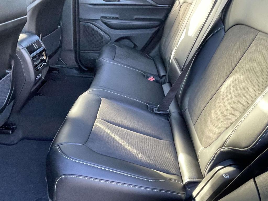 new 2025 Jeep Grand Cherokee car, priced at $43,623