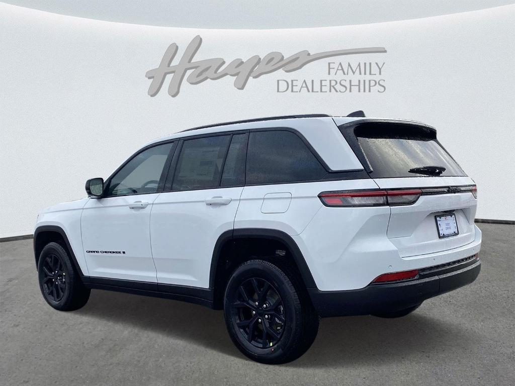 new 2025 Jeep Grand Cherokee car, priced at $40,628