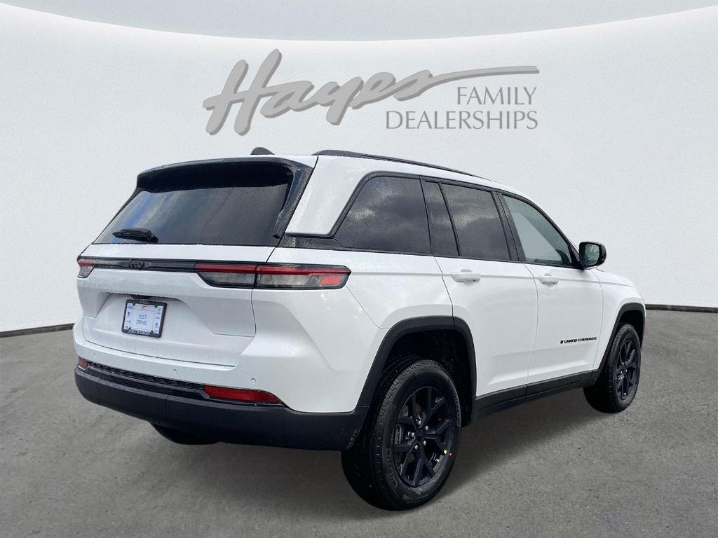 new 2025 Jeep Grand Cherokee car, priced at $40,628