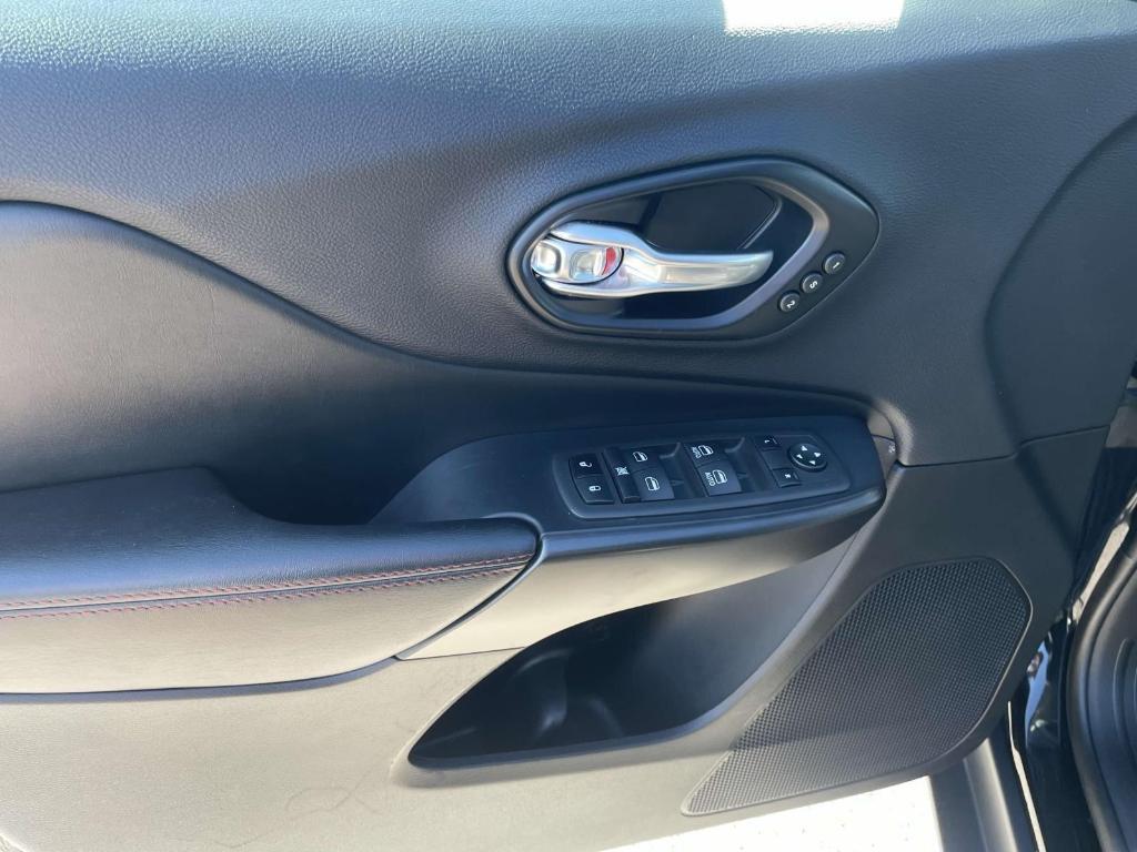 used 2022 Jeep Cherokee car, priced at $26,495